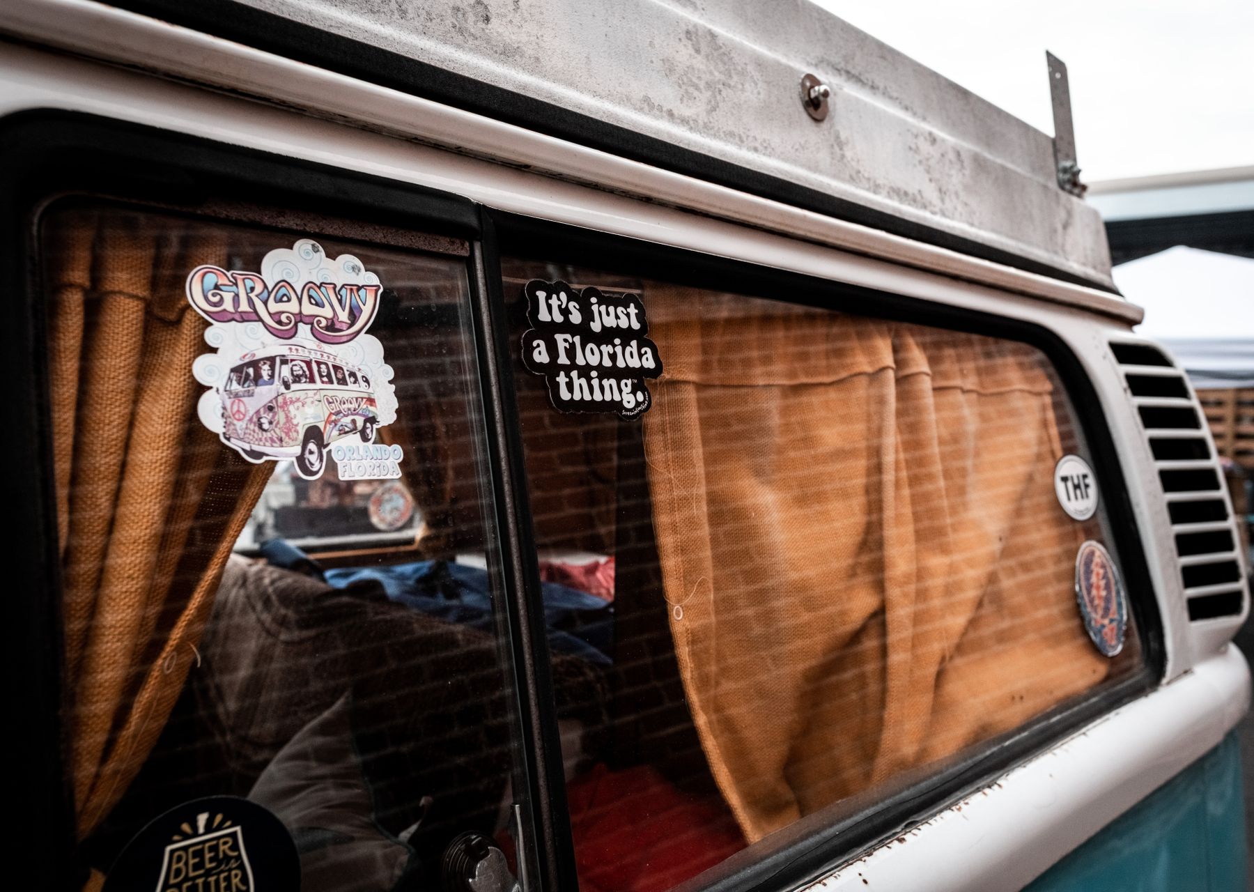 Man and van in Pathhead — crew wrapping and loading on moving day