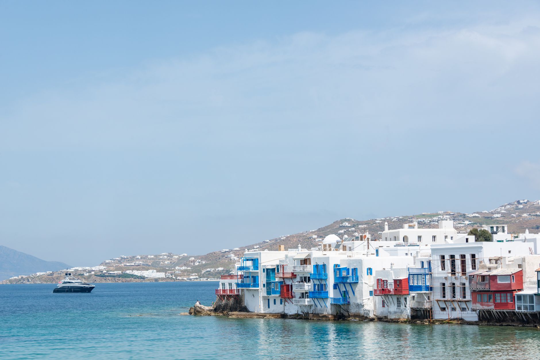 How to Get to Santorini: Ferry, Flight & Fast Boat Guide 2026