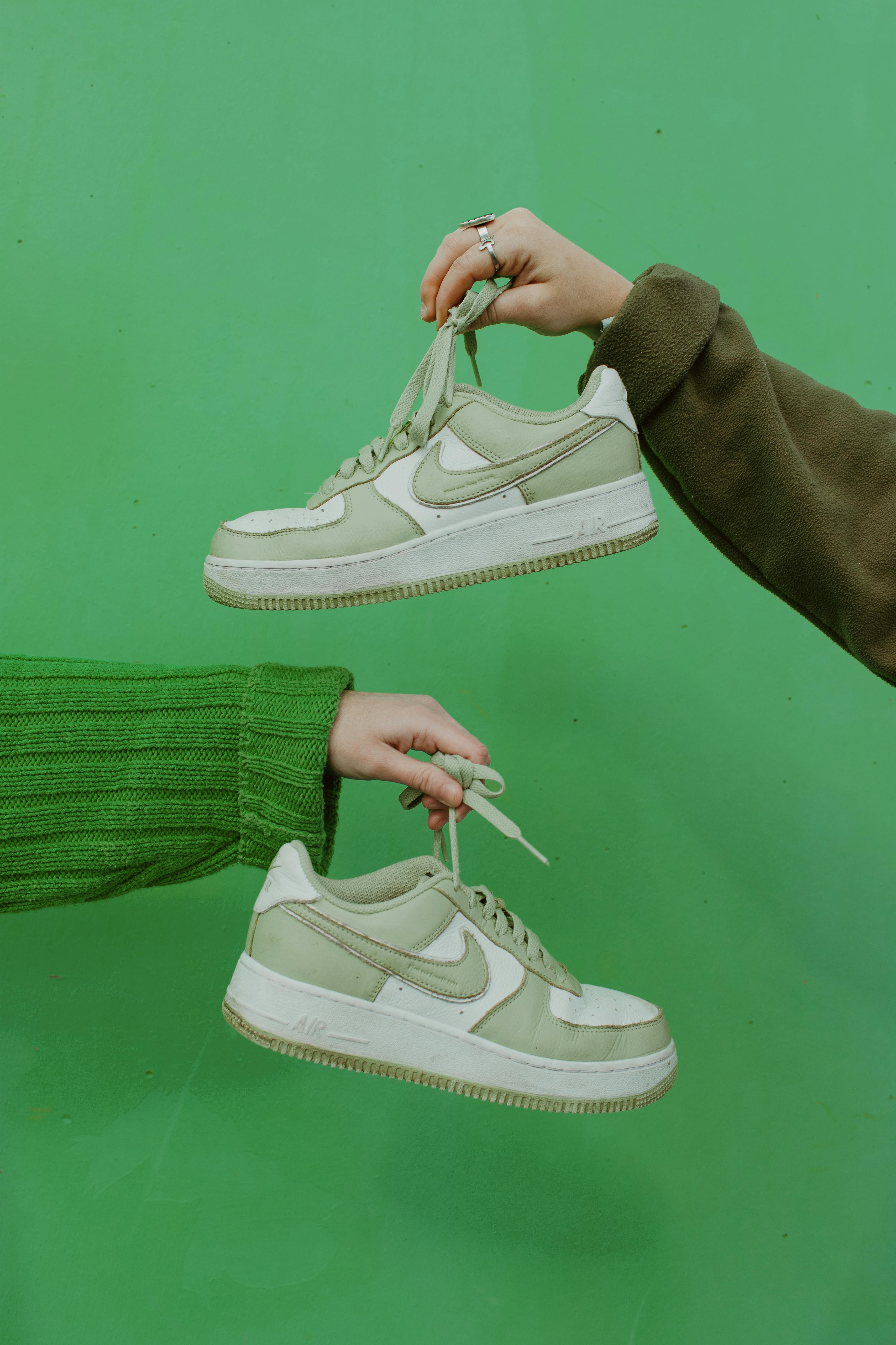 new nike green shoes