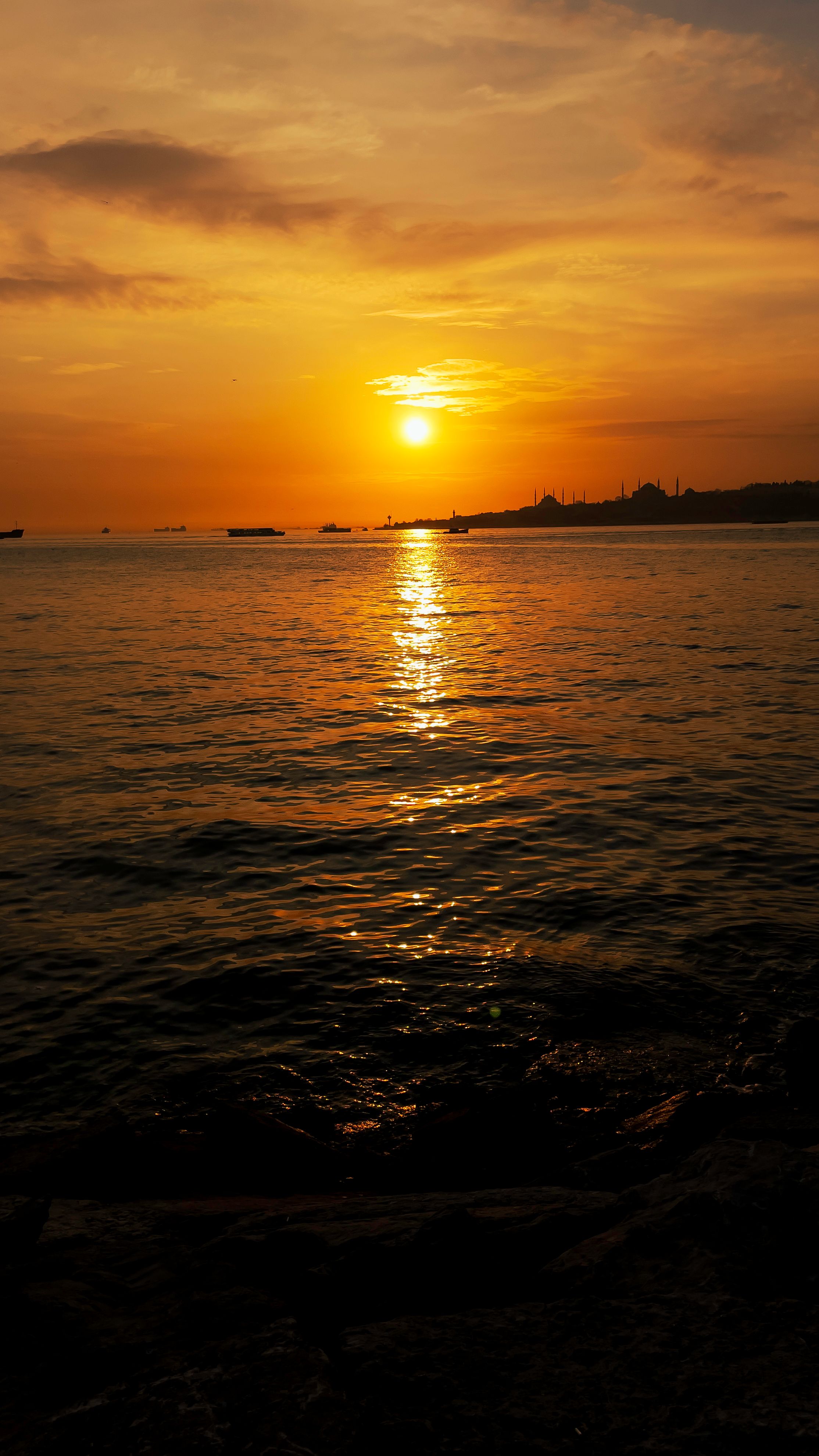 Sunset in Sky over Sea · Free Stock Photo