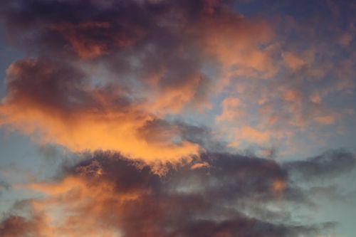 Free Vibrant sunset sky with dramatic clouds, capturing the serene beauty of Sonoma, California. Stock Photo