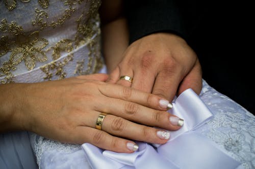 Gratis Fotos de stock gratuitas de adulto, amor, anillos de boda Foto de stock