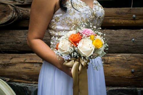 Foto d'estoc gratuïta de dona, flors, fotografia del casament