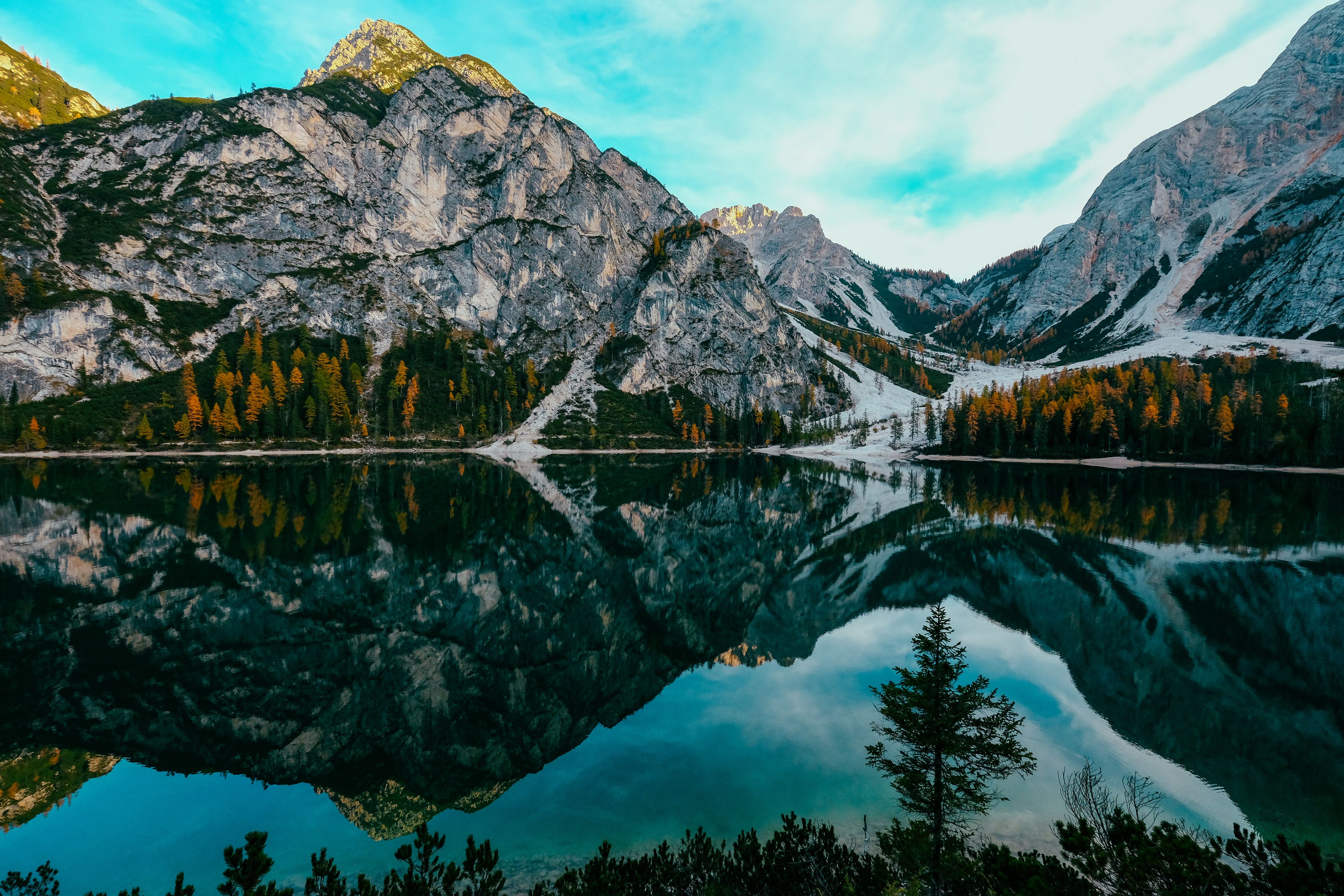 MacBook 桌面:A breathtaking view of Lake