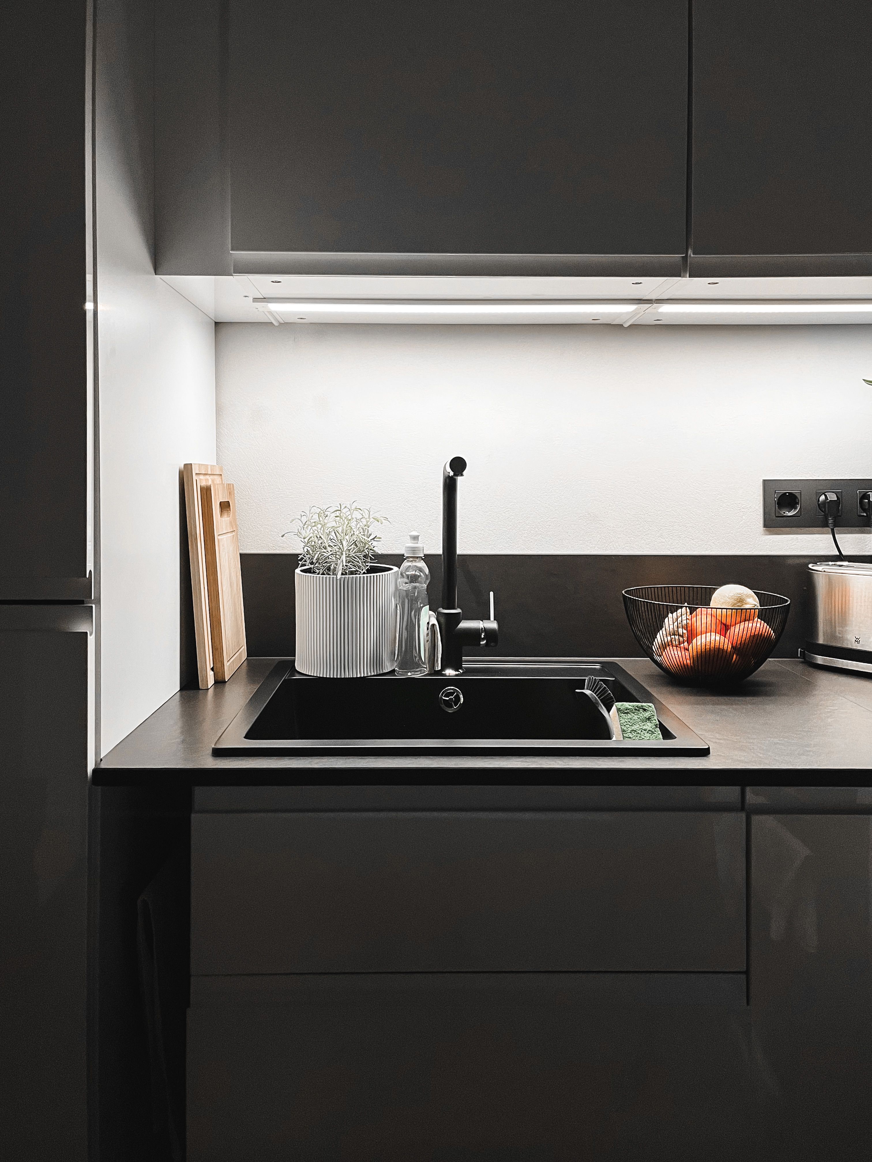 Black Kitchen Sink · Free Stock Photo