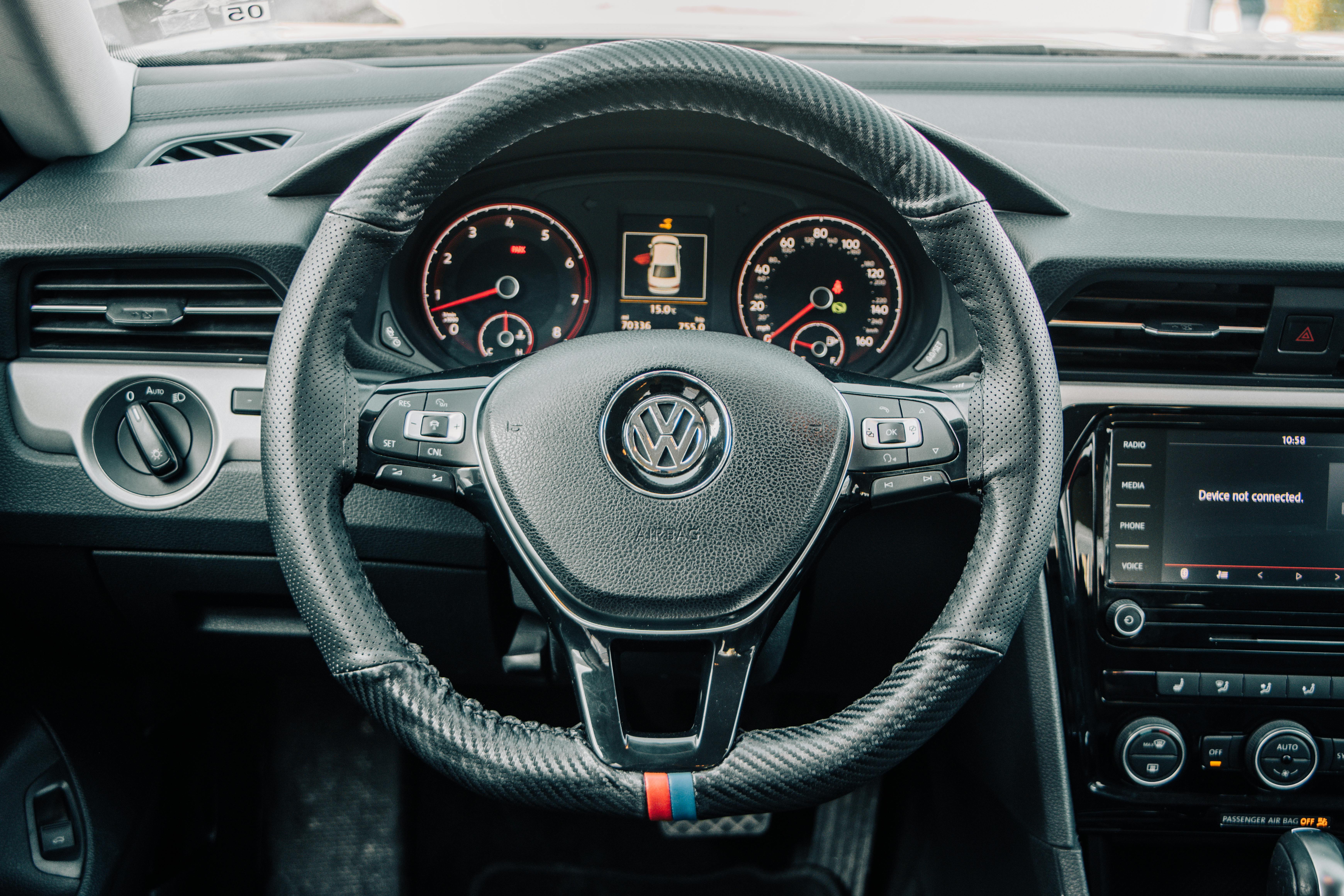 the steering wheel of a volkswagen golf mk7