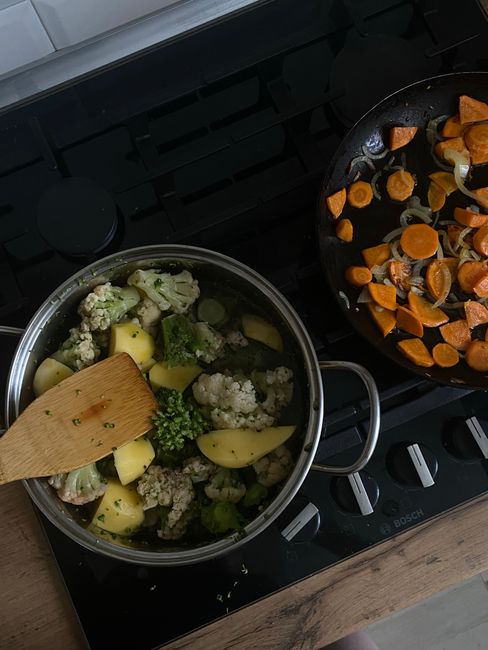 Cauliflower And Potatoes Indian