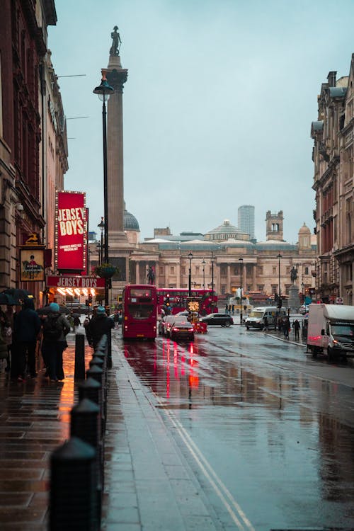 Busy Street in Trafalgar Square, London, England, UK 
