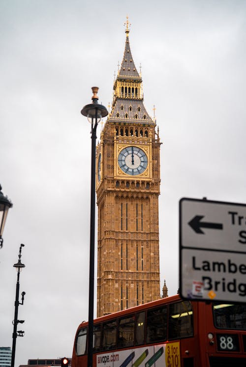 Gratis lagerfoto af Big ben, busser, bygning