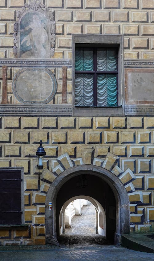 Foto profissional grátis de arcada, arcadas, castelo cesky krumlov
