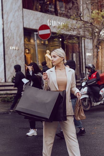 Beige on beige for a day round the shops, comfy and put together at once 🛍
#dailylook #beige #blazer #pants