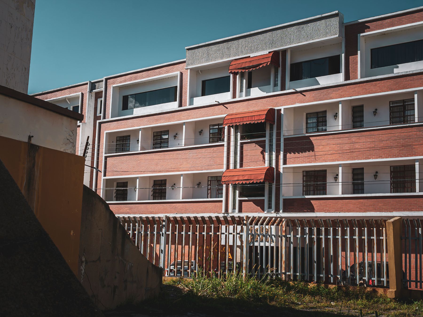 Ladybank — student move with boxes and a van