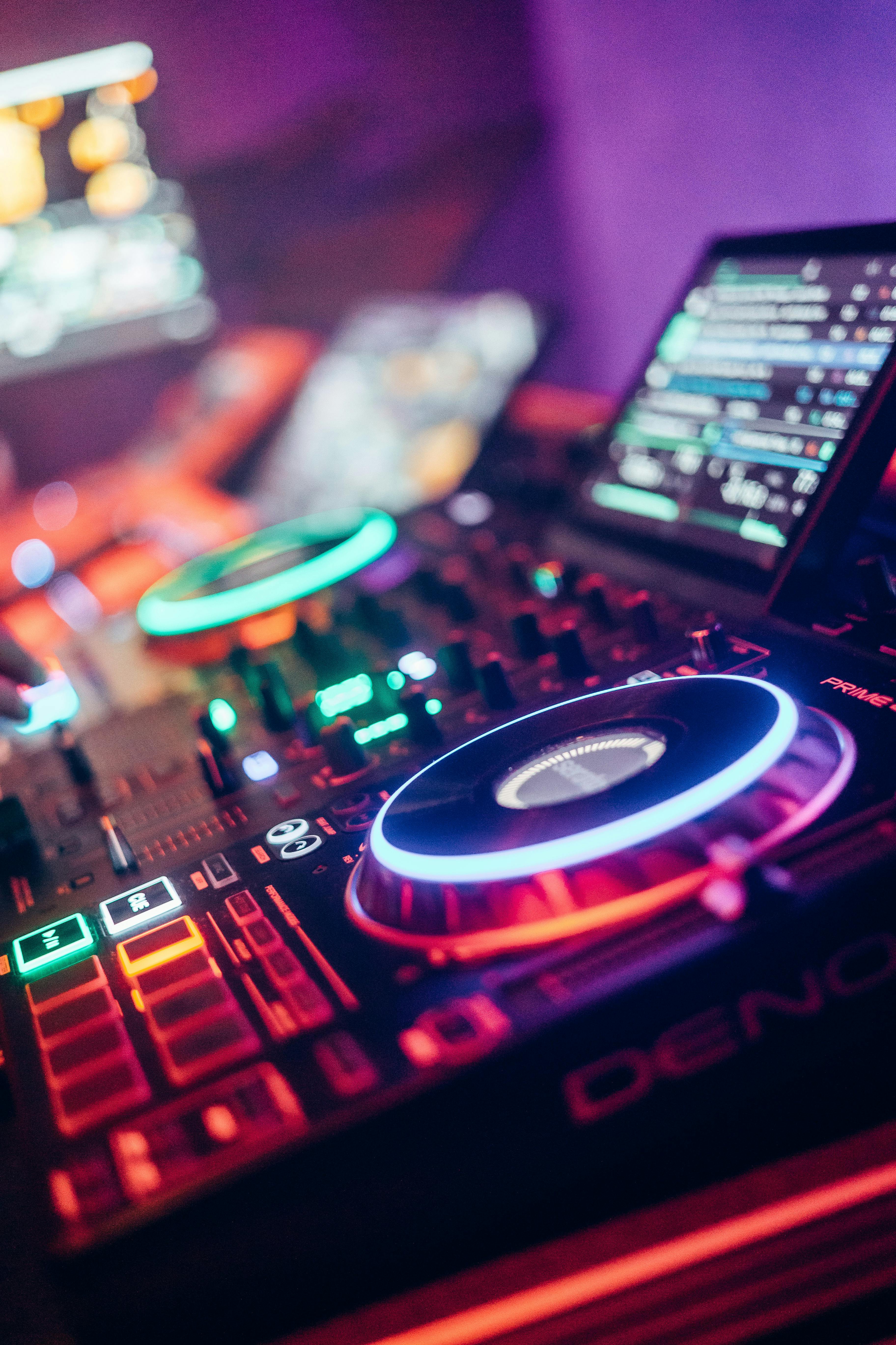 Dj Decks Photos, Download The BEST Free Dj Decks Stock Photos & HD Images