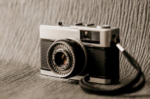 Kostnadsfri bild av analog, gammaldags, kamera