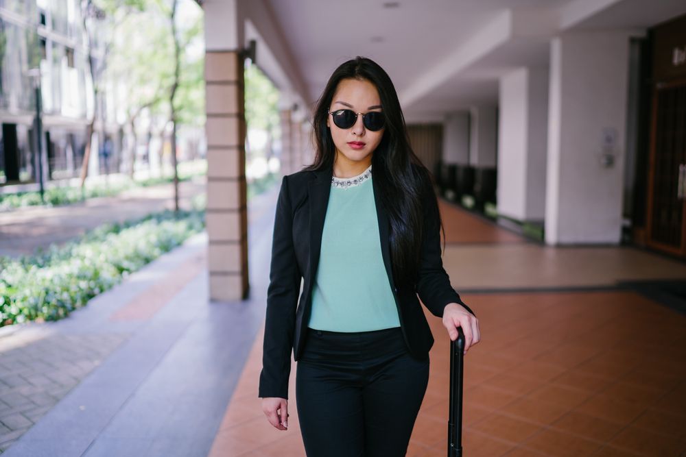 Wide-leg trousers with fitted top and oversized blazer