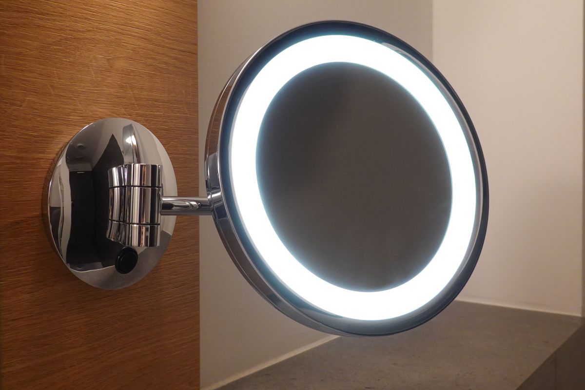 Schminktisch mit LED selber bauen: Anleitung + 11 Top-Modelle — Schritt-für-Schritt-Anleitung