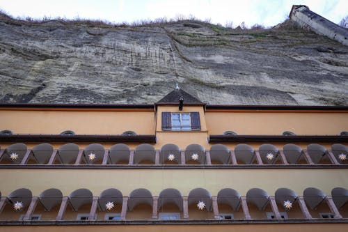 Kostnadsfri bild av berg, byggnadsexteriör, Fasad