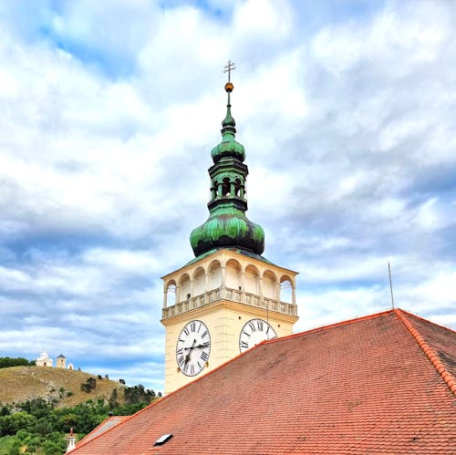 クロック, タワー, ミクロフ城の無料の写真素材