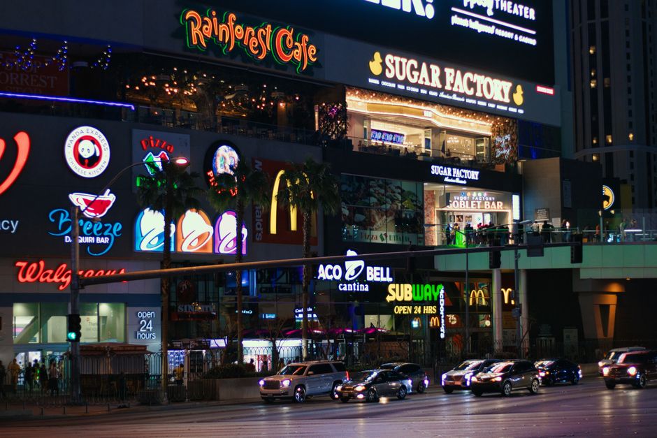 Jetty Road: Shopping, Dining, and Entertainment Jetty Road: Shopping, Dining, and Entertainment