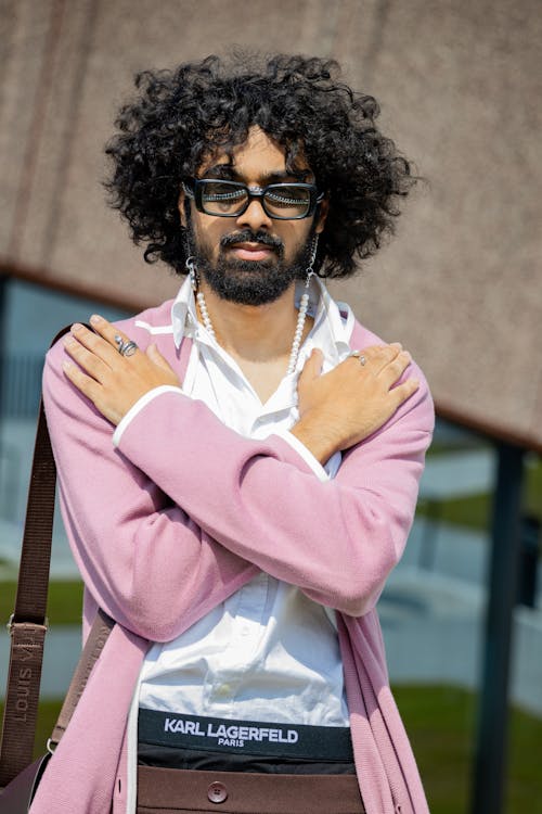 Man Wearing Black Sunglasses