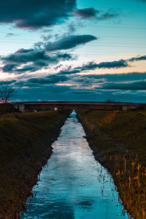 Immagine gratuita di campagna, creek, crepuscolo