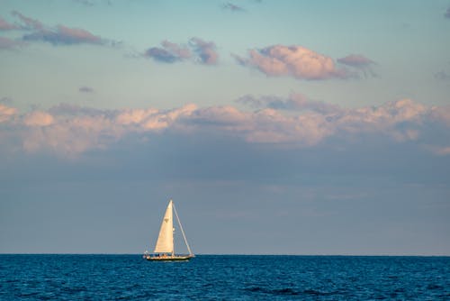Immagine gratuita di barca, barca a vela, mare