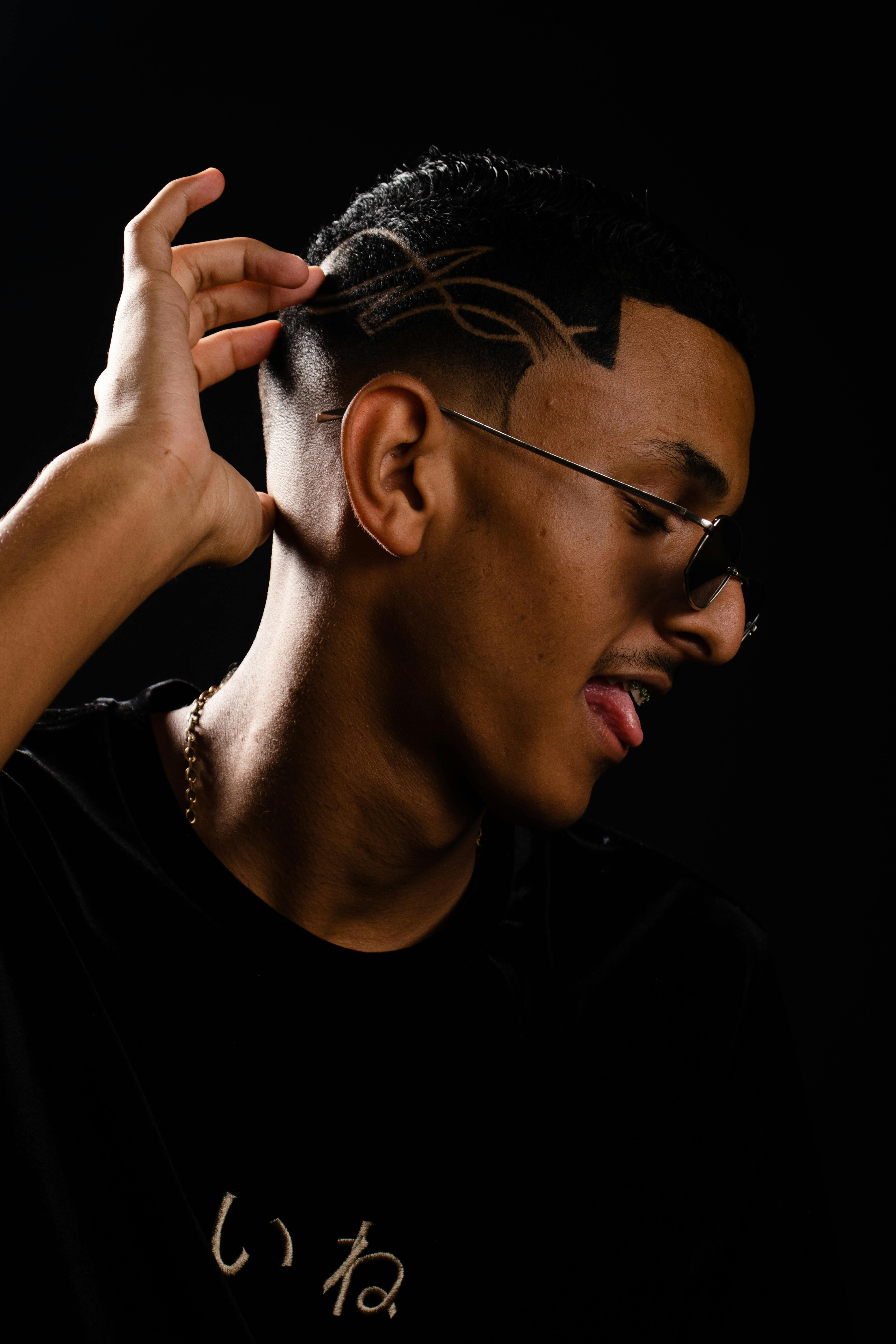 Hair-Raising Hype: 14 Celebrity Haircuts That Broke the Internet and Became Viral Trends! Hair-Raising Hype: 14 Celebrity Haircuts That Broke the Internet and Became Viral Trends!