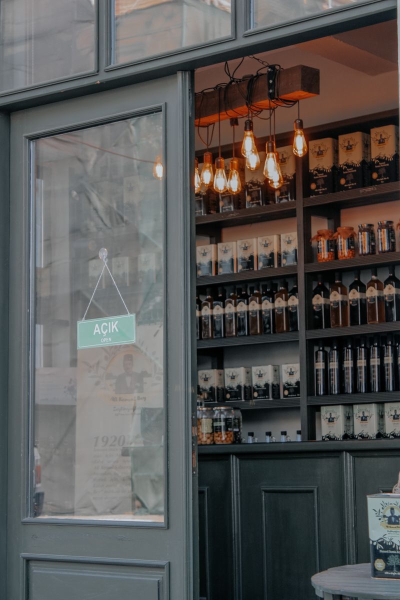 Boutique retail unit on Ledra Street 3
