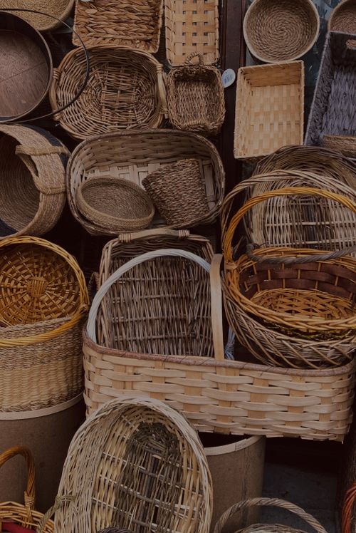 Handmade wicker baskets on display — photo by hatice on Pexels