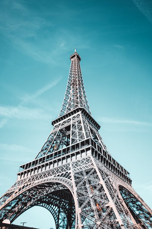 Foto De Baixo ângulo Da Torre Eiffel