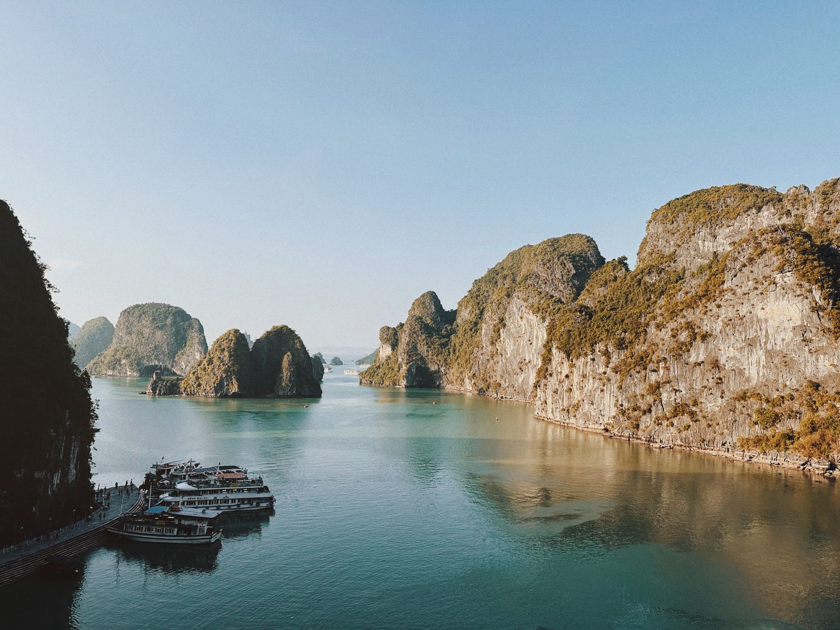 Halong Bay photo 3