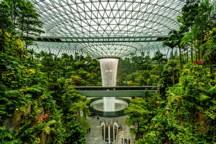 Bên trong sân bay Changi, Singapore