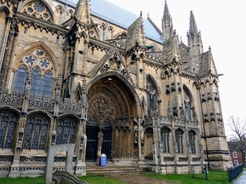 Immagine gratuita di architettura gotica, architettura sacrale, cattedrale