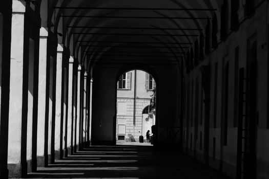 Tranquille Urban Arches