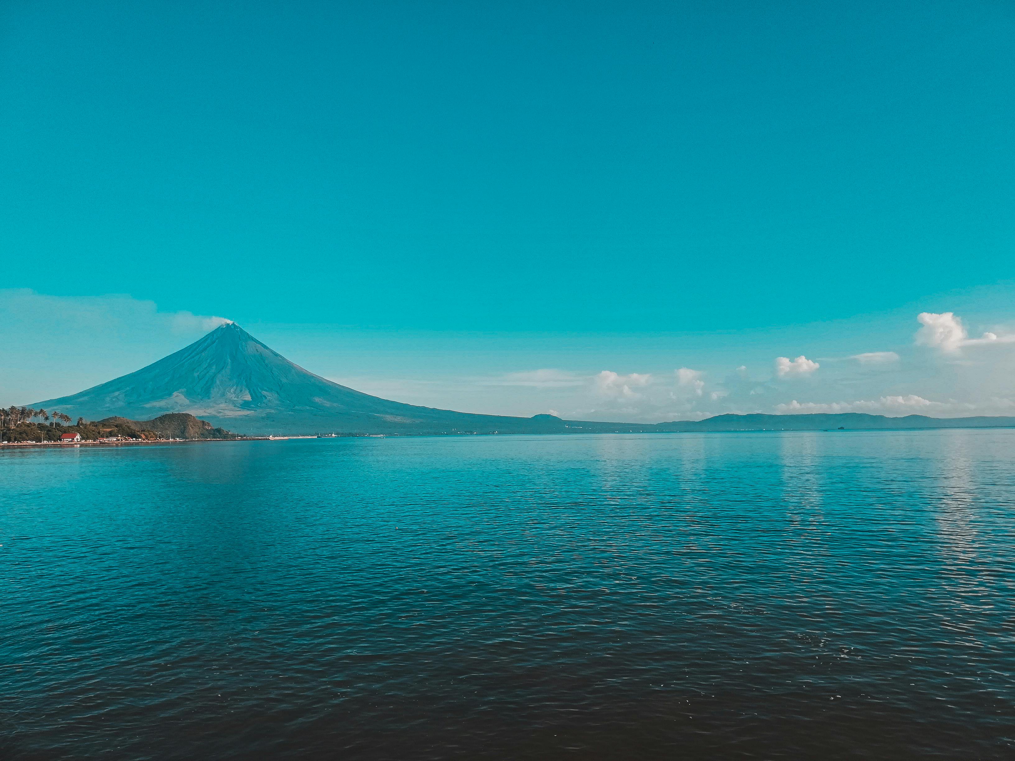 Ilmainen kuvapankkikuva tunnisteilla mayon, Mayon-tulivuori, meri Kuvapankkikuva