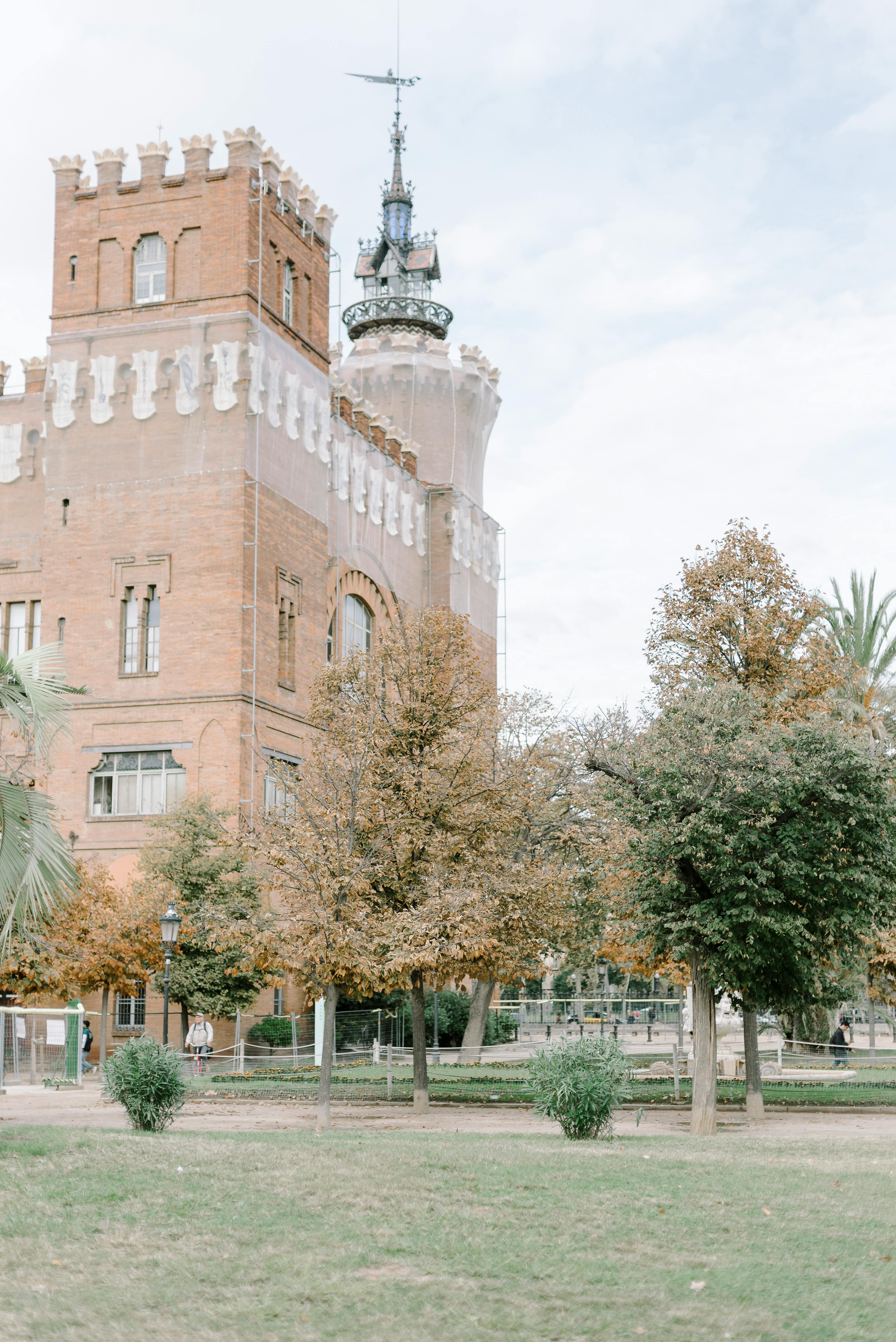 castle of the three dragons in barcelona