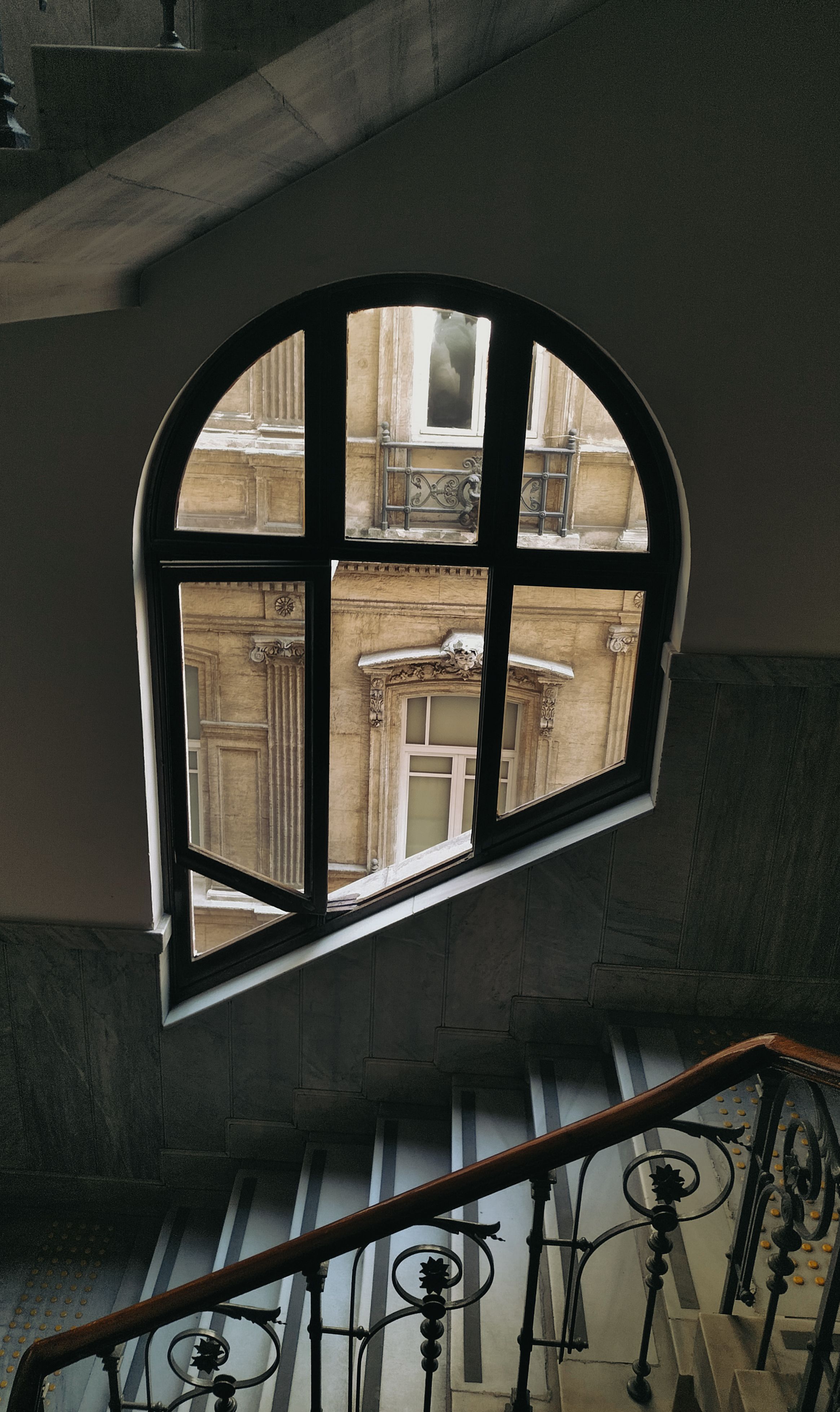 Building behind Windows · Free Stock Photo