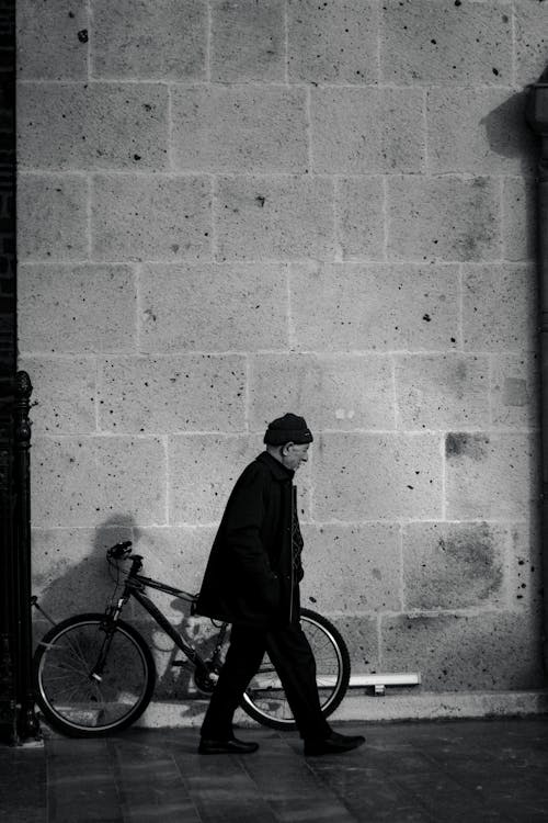 Imagine de stoc gratuită din alb-negru, bicicletă, fotografiere verticală