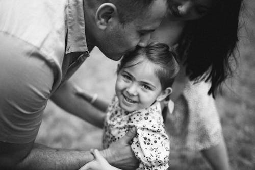 Photos gratuites de amour, descendants, échelle des gris