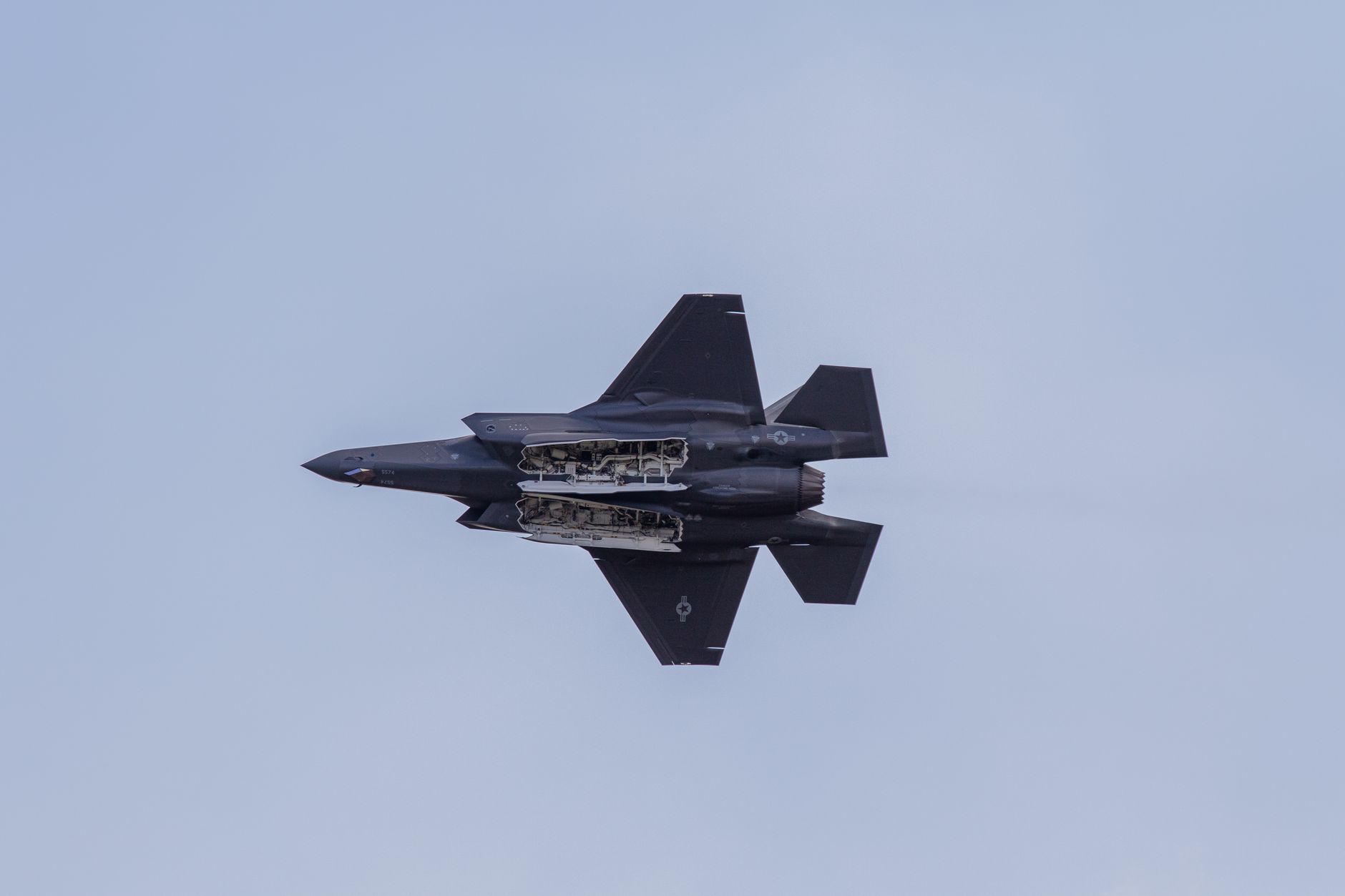F-35 savaş uçağı uçuş sırasında