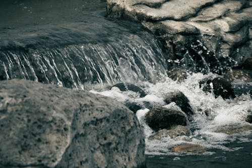 Foto profissional grátis de água, borrifando, cachoeira