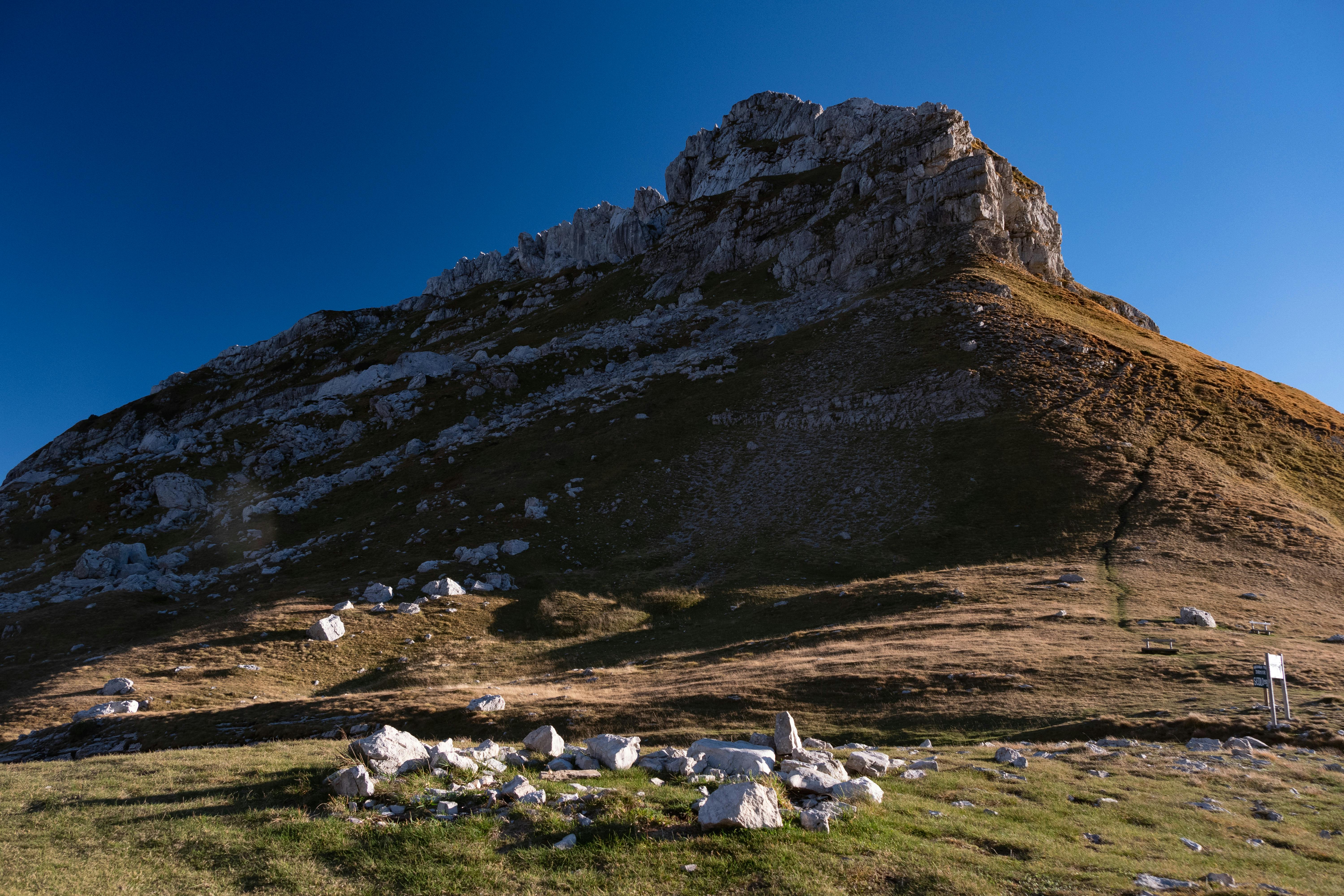 Rocky Plateau Fight Background