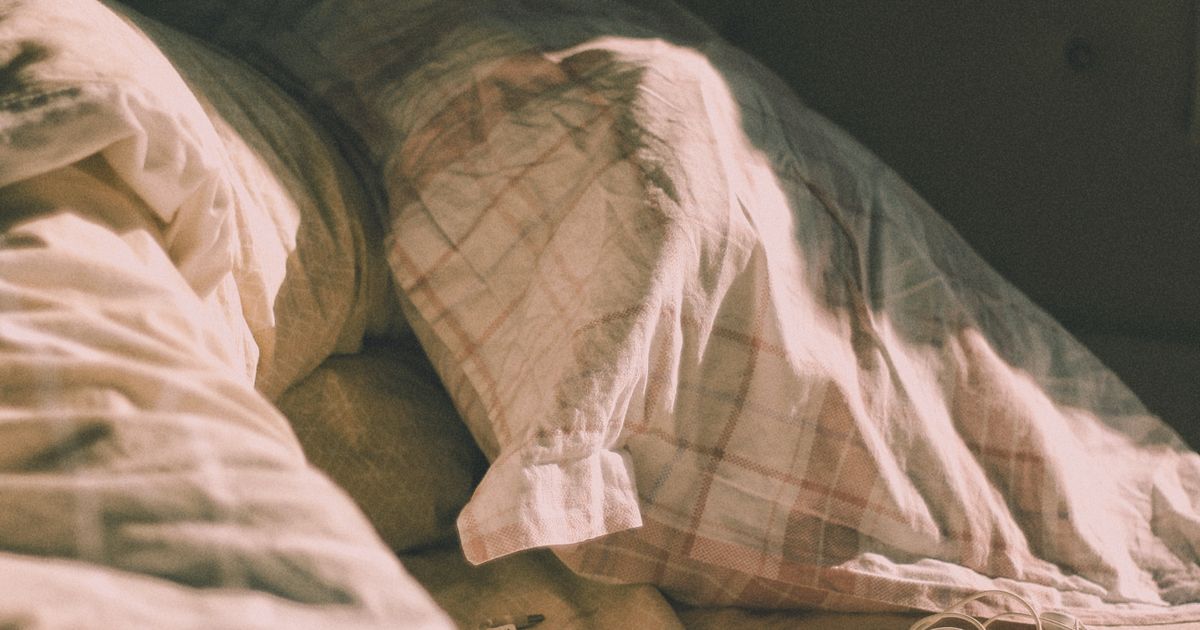 Transform Your Bedroom into a Cozy and Stylish Retreat Today