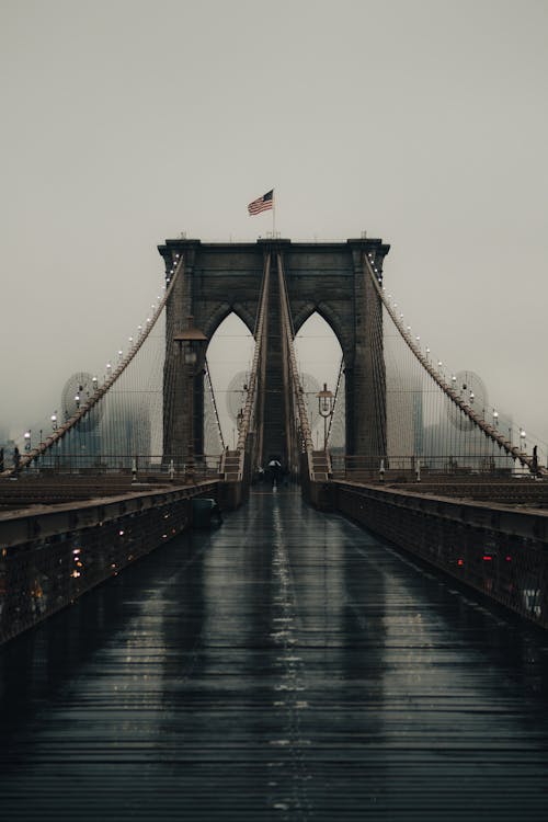 Free Brooklyn Bridge under Clouds and after Rain Stock Photo