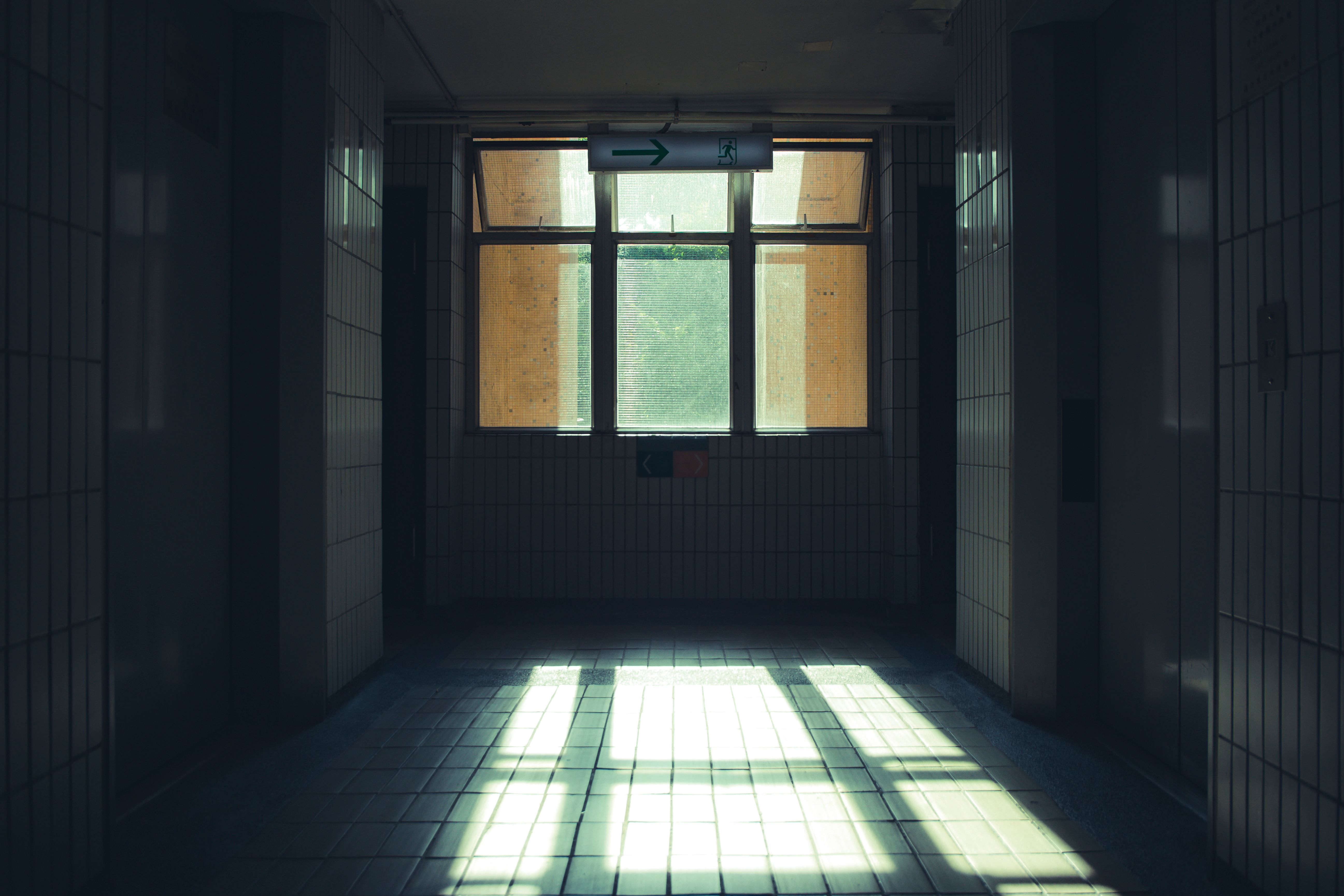 Direct Win32 API, Weird-Shaped Windows, and Why They Mostly Disappeared