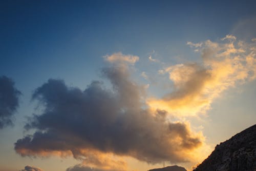 Fotobanka s bezplatnými fotkami na tému kopec, modrá obloha, mrak
