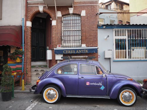 dükkanlar, eski araba, İstanbul içeren Ücretsiz stok fotoğraf