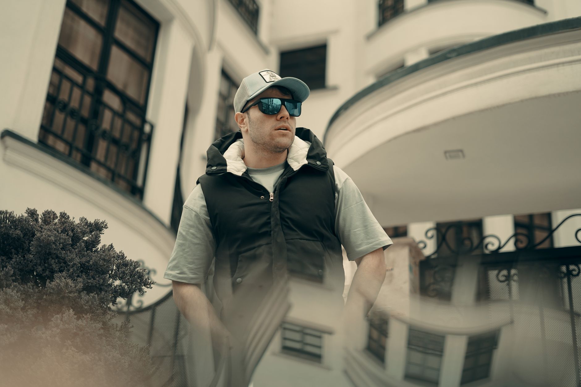 Utility Vests in Streetwear: Function Meets Fashion 2026