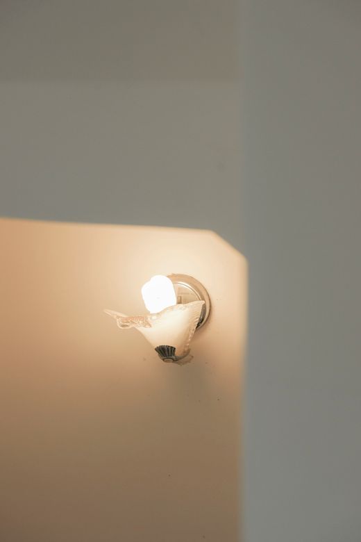 Minimal room with soft daylight, photo by H&CO on Pexels