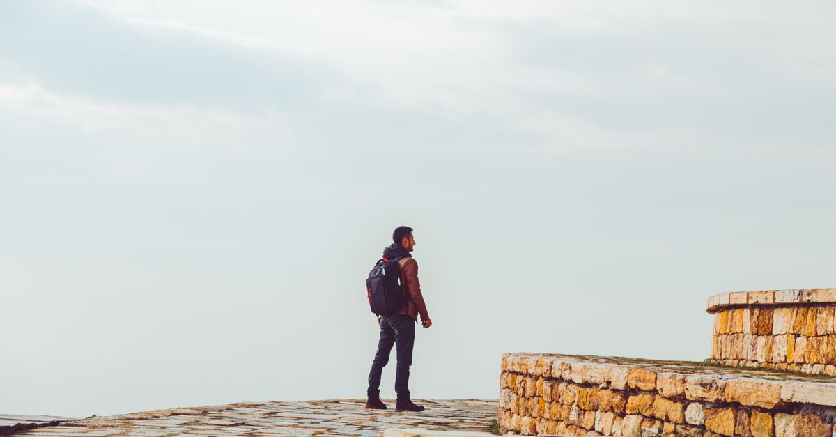 Minimalisme Voyage : Cinq Leçons Essentielles à Retenir